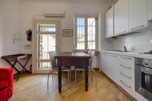 Cozy living - Navigli & Darsena apartment