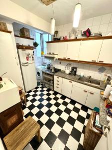 Amplio departamento céntrico