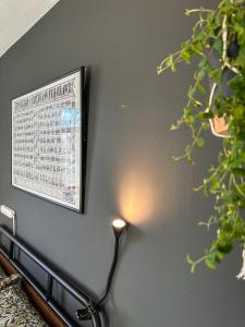 Double Rooms with Shared Bathroom Near The Shore and Tram