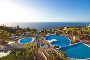 Apartamento de lujo con piscina y vistas panorámic