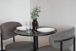 The Sixty Aparthotel - Central Cardiff Apartment with Parking