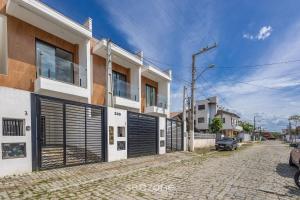 Casa c Churrasq. a 500 m da Praia CGE0003