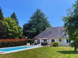 Maison tout confort avec piscine chauffée au bord des rives de la Dordogne