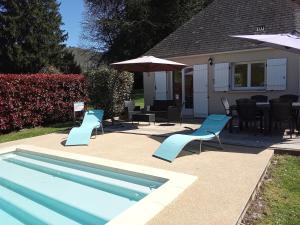 Maison tout confort avec piscine chauffée au bord des rives de la Dordogne