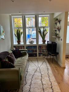 Refurbished flat in stunning coach house