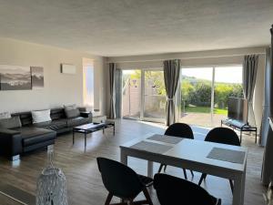 Ferienwohnung mit Terrasse und eigenem Garten in Ortsrandlage