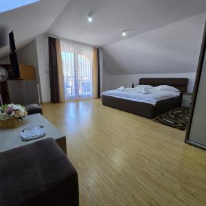 Casa cu Flori Moisei