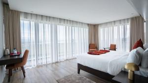 The 67 Escape, Elementaita