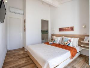 Apartment Attico Sunset Breeze by Interhome img24