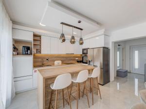 Holiday Home Zlatne NiTi by Interhome