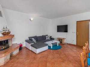 Holiday Home Karlo by Interhome