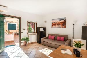 Giulia Vatican House