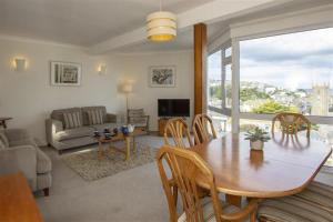 Flat 1 4 Fernlea Terrace