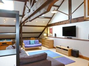 14 Riverside Walk