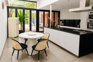 House of Antwerp- 4BDR w Private Garden