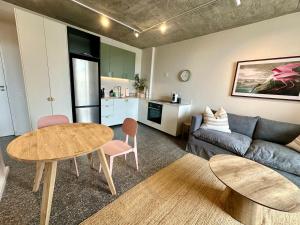 Lions Head View 1 Bed in Sea Point King XL Bed