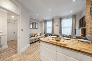 Zone 2 Luxury 3Bed 2Bath Apt - Kilburn