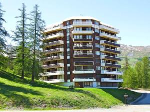 Studio 4 pers. Vars Les Claux, balcon, à 50m des pistes et proche commerces - FR-1-330B-36