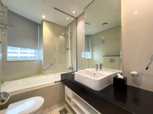 Werova - Spacious 3-Bedroom Near Dubai Mall