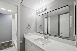 Cozy One-Bedroom Furnished Stay