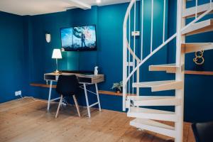 Exclusive 2 floor design studio