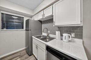 The Landry 109 Chic & Cozy One-Bed Haven