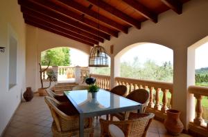 Encantadora finca con piscina en la naturaleza