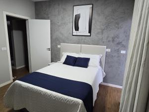 Quarto Em Sobrado - Banheiro INDIVIDUAL, Garagem Coberta e TV com streamings