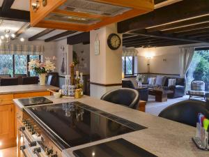 Lambourne House - Ukc2831