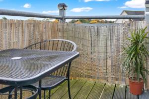 Free Parking - Central - 2 Bedroom - 4 Guests