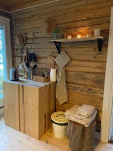 Cute cottage with sauna by the sea