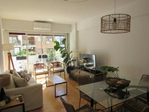 Av Santa Fe 3818 by deppto