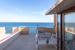 GuestHost - Pams Seaview Apartment