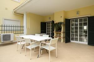 Mar e Golfe - Pool with golf view by HD