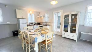 Jolie maison à étage avec jardin et parking privé