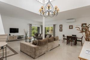 Vila Popa - Golf Front with Games Room by HD