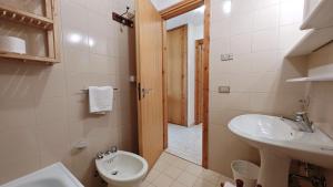 Hostdomus - Lumiere Apartment R15