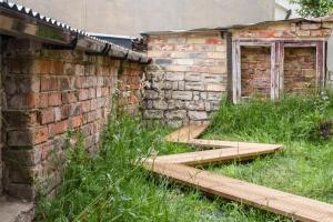 Modern Chatham home with garden retreat