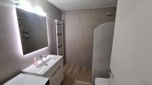 Stella House near Metropolitan & Holargos Metro Station