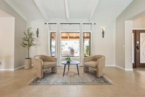 Scottsdale Clubhouse - For 10
