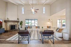 Scottsdale Clubhouse - For 10