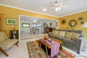 Explore Dtwn Sarasota and Beaches Home with Lush Yard