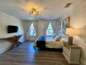 6BR Gem in Home Park Atlanta