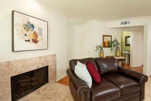 Stunning 2Br 3Ba Condo