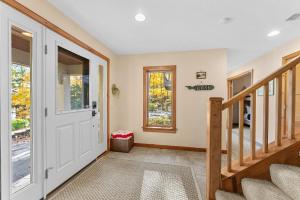 Beech Tree Lodge on Glen Lake in Beautiful Northern Michigan - Minutes from the Sleeping Bear Dunes
