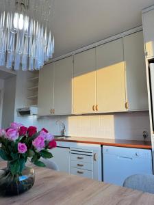 Heart of Rovaniemi- Cozy 3-Room for up to 7 Guests