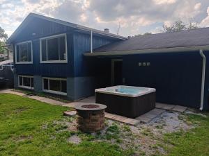 Sprawling Woodland Retreat