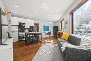 Downtown Denver Suite - Skyline Views