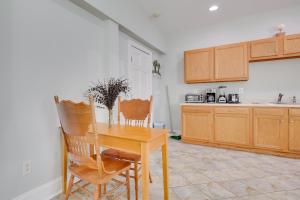 1 Mi to Boardwalk Carolina Beach Retreat with Patio