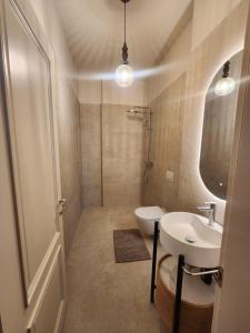 Mimi Altana Luxury Apartment